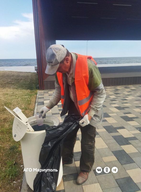 «Зеленстрой» продолжает благоустройство пляжей