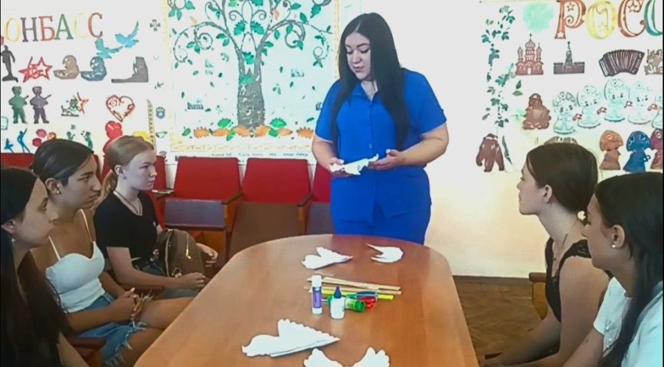 Акция "Голубь мира". Ко Дню памяти детей-жертв войны на Донбассе в Докучаевске прошла акция "Голубь мира"