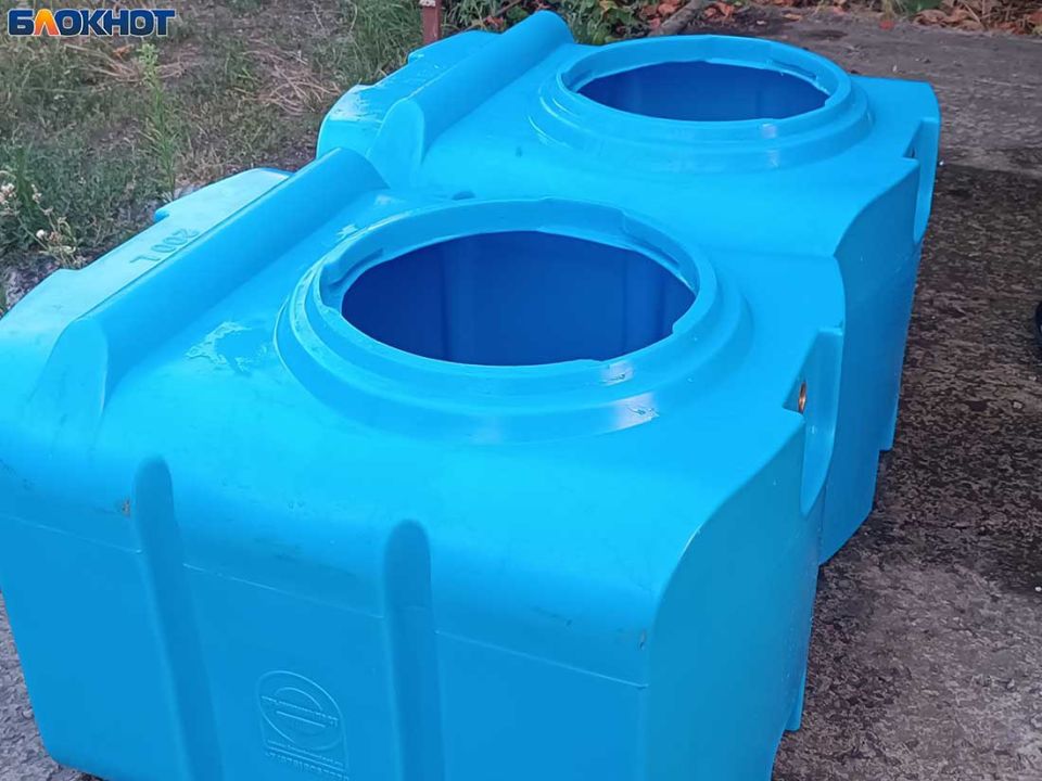 «Игра в кальмара» по-донецки: на фоне «сухого апокалипсиса» дончане скупают баки для воды