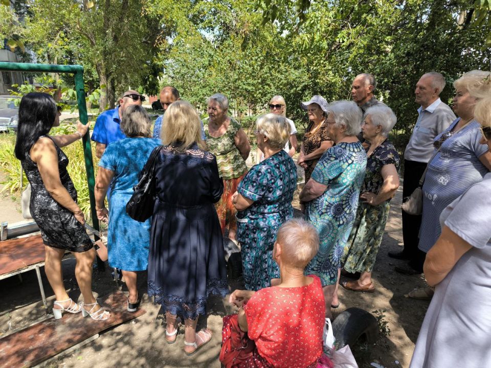 По поручению Главы ДНР Дениса Пушилина 25.07.2025 по адресу: г. Донецк, пр. Ленинский, д. 106 состоялась встреча первого заместителя руководителя Управы Ленинского внутригородского района администрации городского округа...