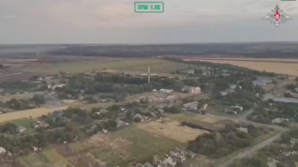 Минобороны показало кадры боевой работы по освобождению населенного пункта Зеленый Гай в ДНР