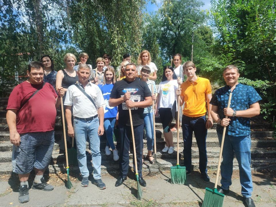 В Кировском внутригородском районе прошел субботник