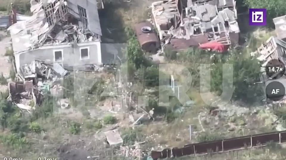 Военнослужащие 5-й гвардейской бригады 51-й гвардейской армии в составе группировки войск "Центр" рассказали корреспонденту "Известий" Александру Сафиулину об освобождении населенного пункта Новоэкономическое в ДНР