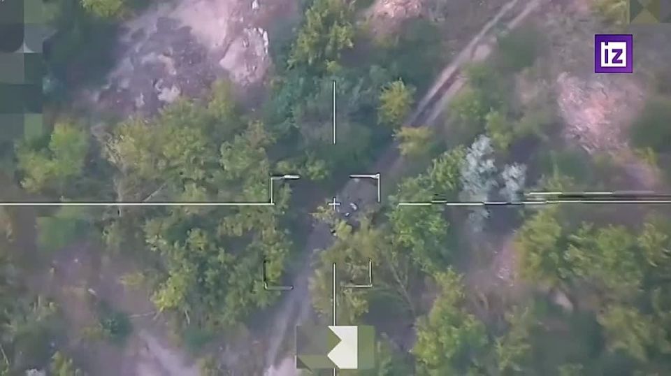 Российские военные "Ланцетом" уничтожили украинский танк Т-72 в районе Северска, сообщили в Минобороны