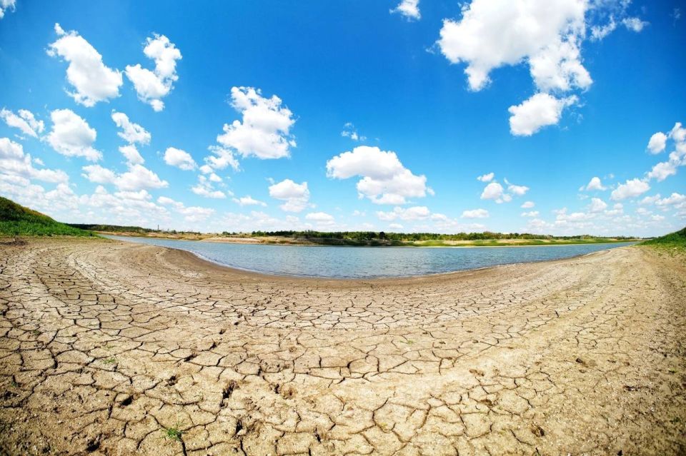 Утопающее в засухе Старокрымское водохранилище: как решают проблему водоснабжения в Мариуполе