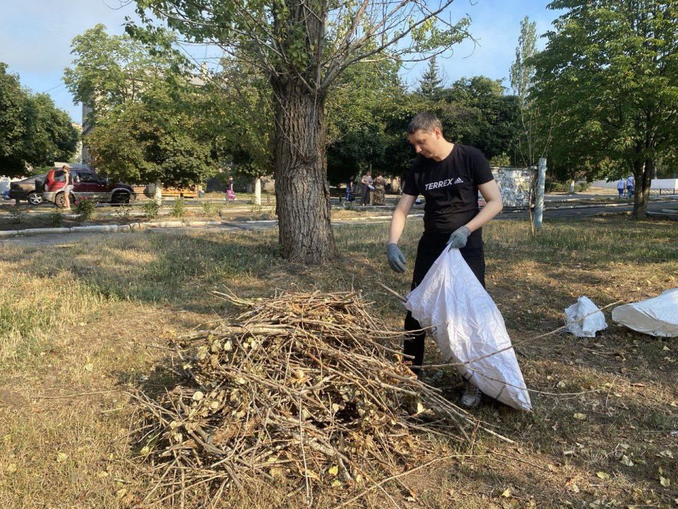 В Торезе прошёл общегородской субботник