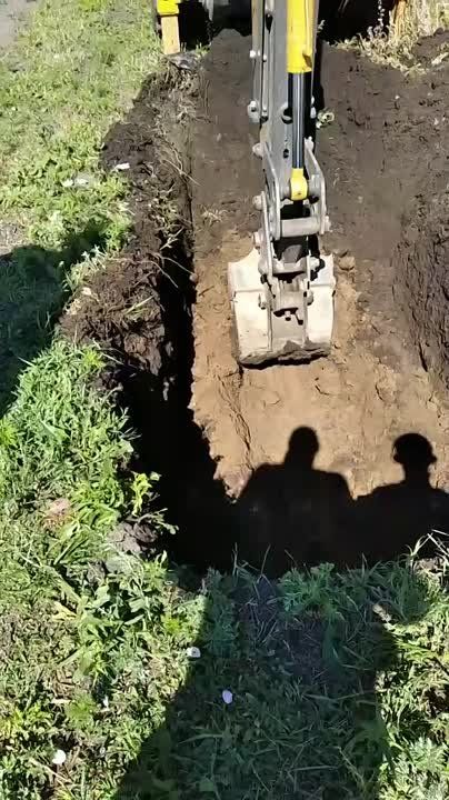 Депутат Народного Совета ДНР Вадим Скаблюк помог жителям села Шевченко в Шахтерском муниципальном округе устранить порыв воды