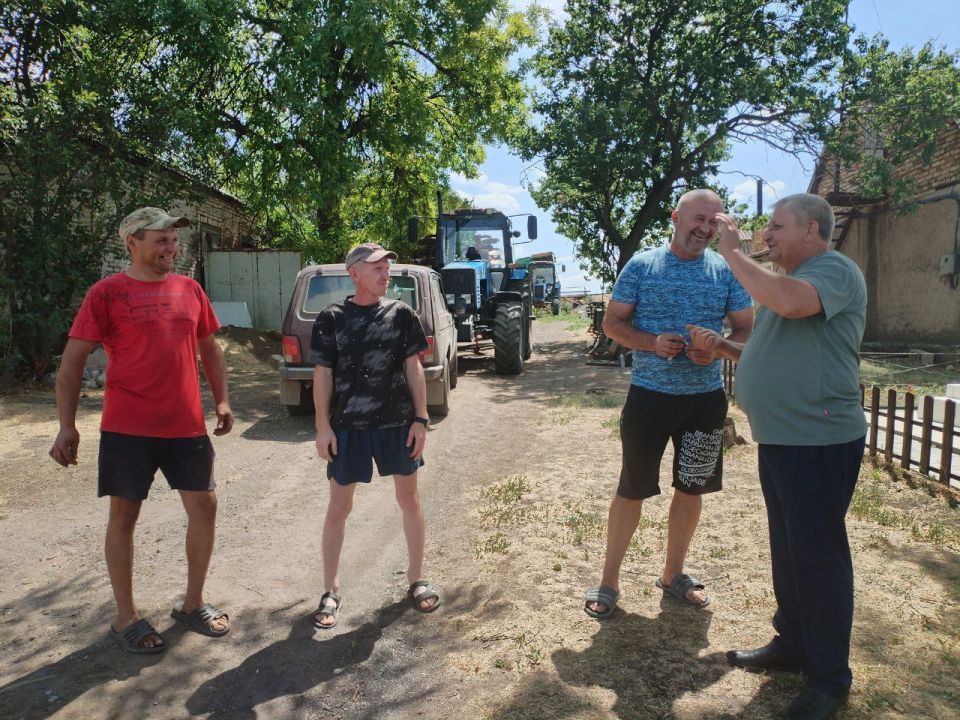 Проведена встреча с жителями села Зелёный Гай, на которой присутствовал и отвечал на вопросы местных жителей начальник Михайловского территориального отдела