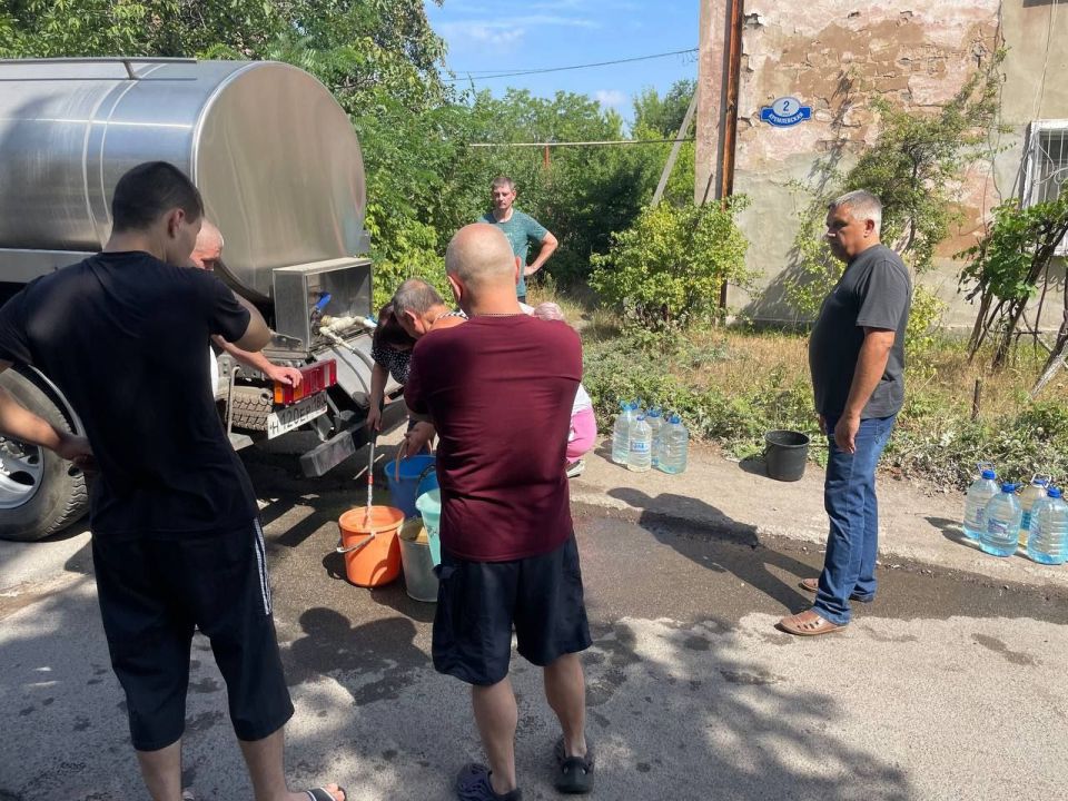 В Кировском внутригородском районе организован подвоз воды