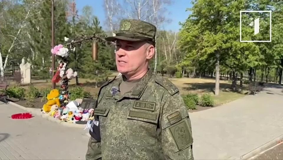 Сегодня на Аллее Ангелов в Донецке прошла церемония возложения цветов в память о детях, погибших в ходе войны