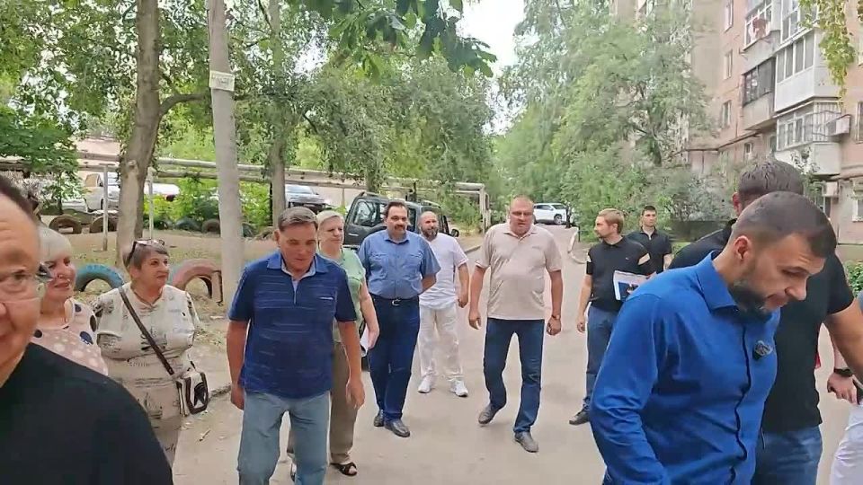 Денис Пушилин: До наступления холодов отремонтируем кровлю в доме №22 по улице Пинтера в Кировском районе Донецка