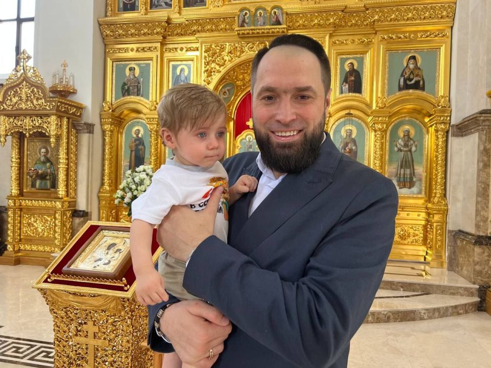 Игорь Захаревич: Мой любимый мальчик, золотой мой крестник, сегодня ты обрёл православную веру, а я — светлую, искреннюю любовь