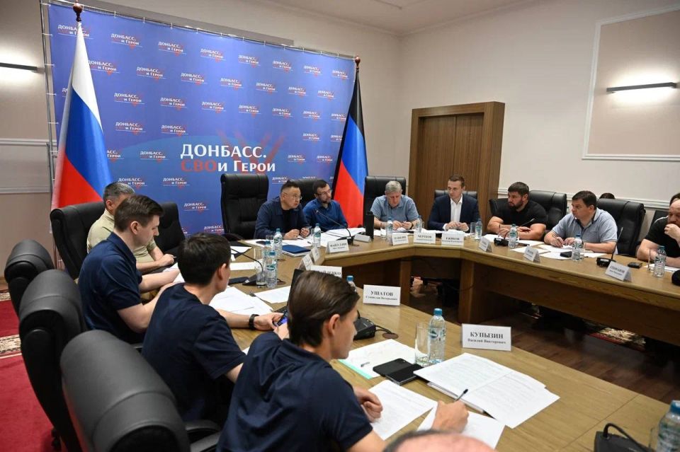 Министр строительства и ЖКХ РФ Ирек Файзуллин посетил ДНР