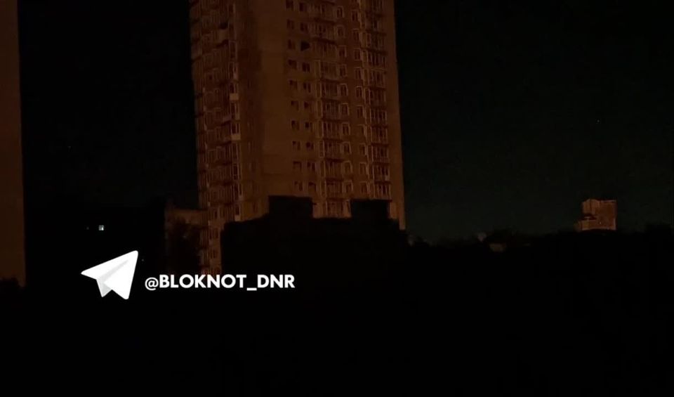 Массированная атака дронов ВСУ в эти минуты идет на Донецк и Макеевку в ДНР