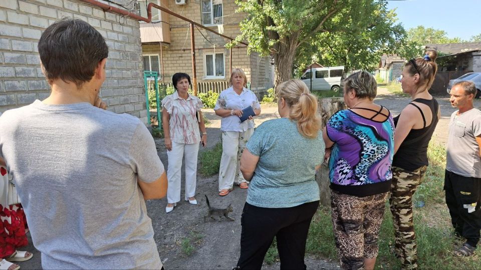 Валентина Харлашка: 28 июля провела встречу с жителями города по адресу: г. Макеевка, ул. Лебедева 19