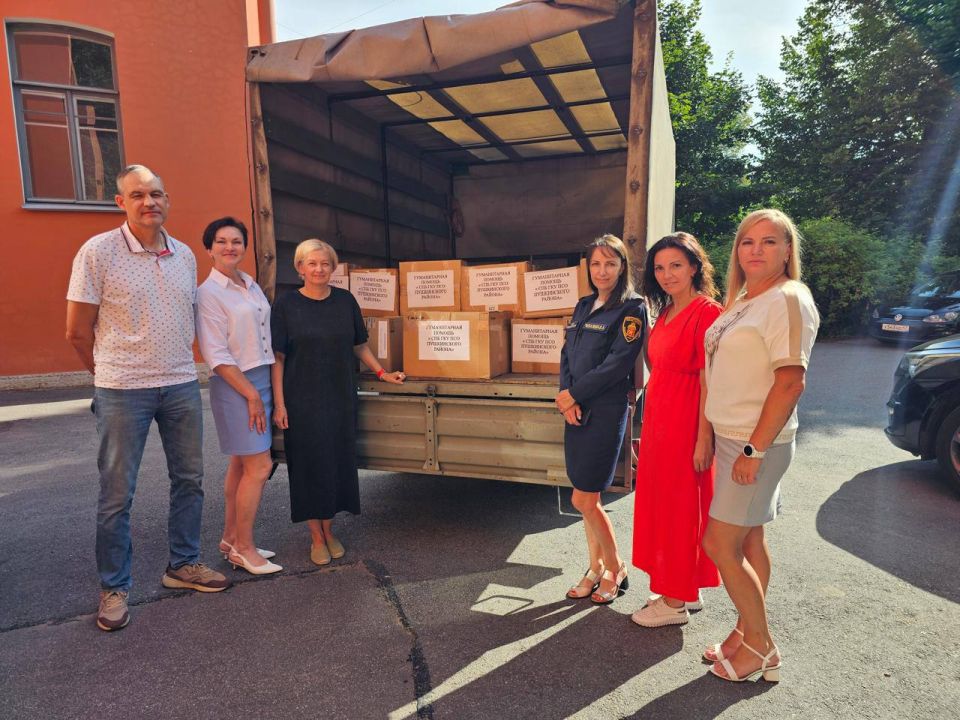 Спасатели из Петербурга отправили в Мариуполь новую партию гумпомощи