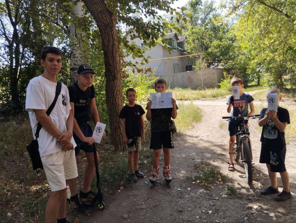 Скажем нет вандализму!. Сегодня, согласно плану мероприятий по профилактике вандализма на детских площадках, сотрудники сектора по делам молодежи, культуры и спорта Управы Ленинского внутригородского района Администрации...