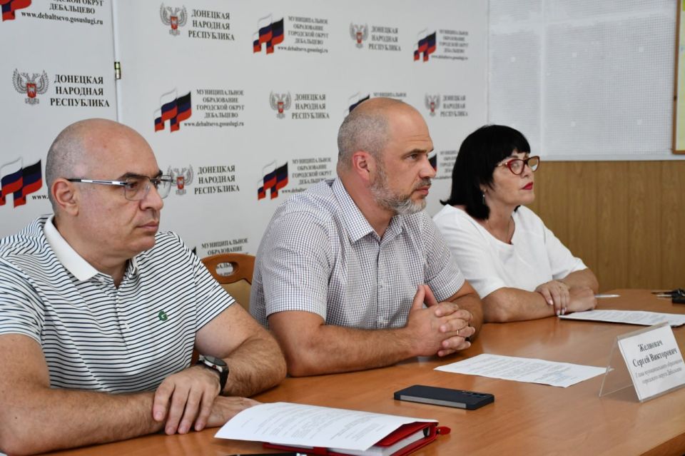 28 июля, глава муниципального образования администрации городского округа Дебальцево Сергей Желновач, провел заседание муниципального штаба по вопросу здравоохранения на территории муниципального образования городского...