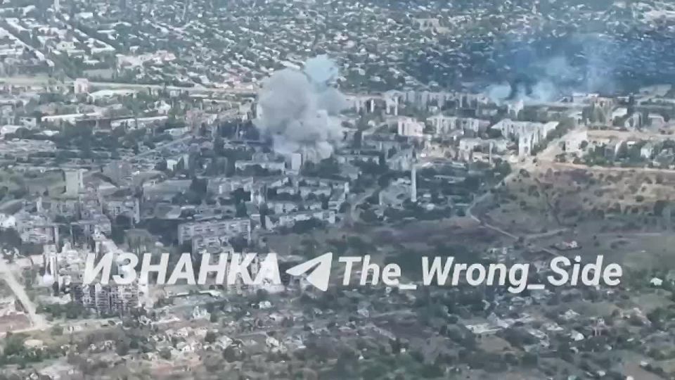 Авиаудар по пункту дислокации 68 егерской бригады ВСУ в Покровске