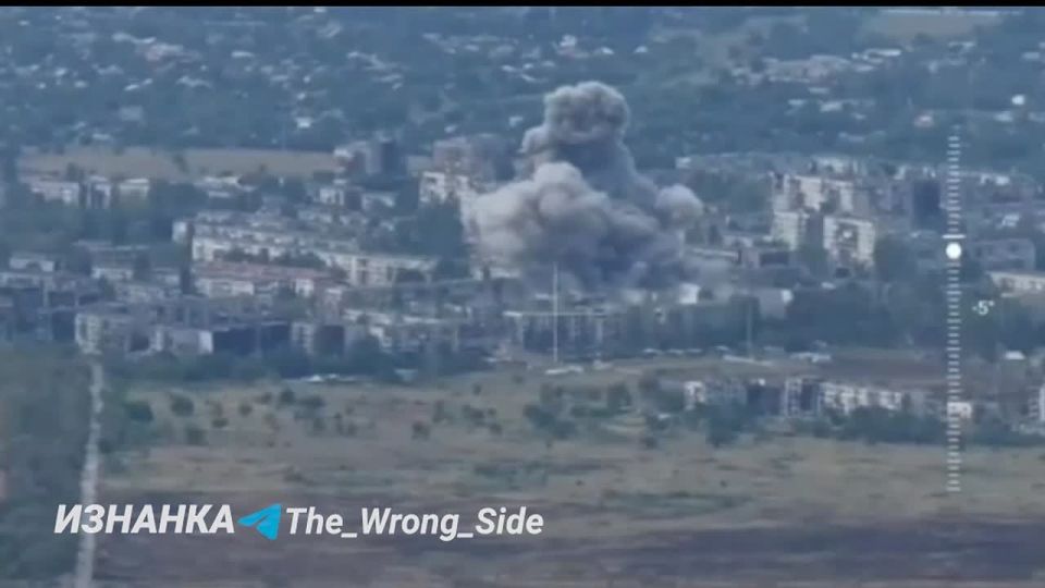 Уничтожение ПВД 15 обр НГУ с применением ФАБ-500 с УМПК в районе н.п. Димитров/Мирноград