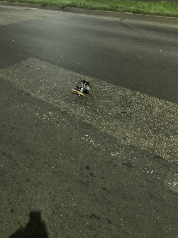 В Ленинском районе Донецка очевидцы обнаружили обломки вражеских дронов после работы ПВО