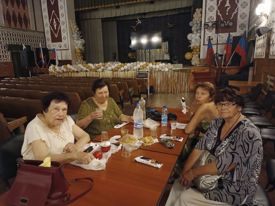 27 июля 2025 года в уютном Дворце культуры им. А.С. Пушкина состоялась встреча клуба "Долголетия" в рамках партийного проекта «Старшее поколение»