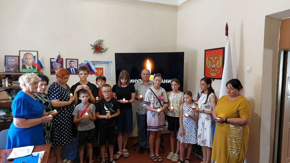 25 июля 2025 года МБУ «Рыбинский СДК» совместно с Рыбинской библиотекой провели воспитательный час «Их имена», посвящённый Дню памяти детей – жертв войны на Донбассе
