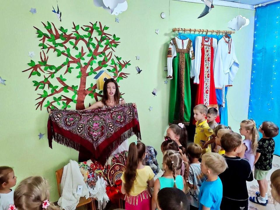 Педагоги дошкольных учреждений города уделяют особое внимание знакомству детей с культурным наследием и историей через организацию мини-музеев