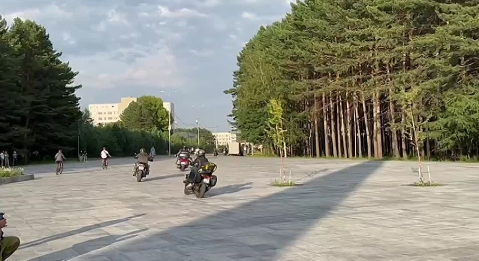 Кузбасские байкеры повезли гуманитарную помощь в Горловку