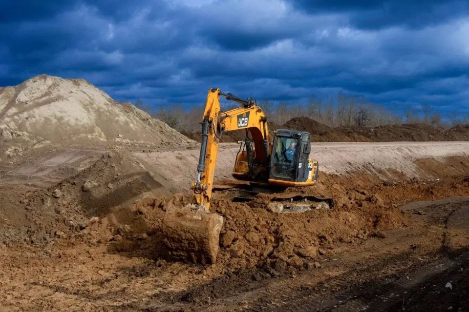 Комплекс дорожных работ на федеральной трассе Р-280 «Новороссия» в ДНР и Запорожской области в 2025 году