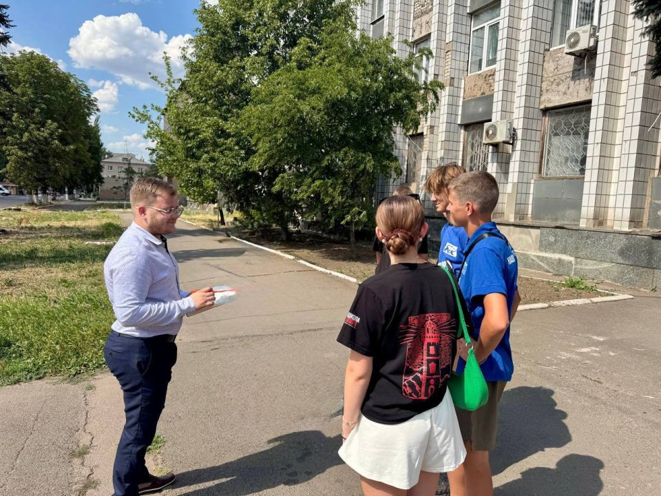 Сегодня, выездную встречу с жителями провел депутат Иловайского городского совета Сергей Игоревич Бондаренко