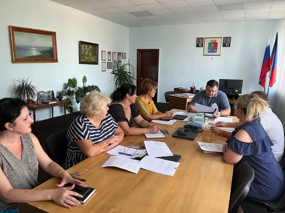 Василий Овчаров: Сегодня, 29 июля, провел оперативное совещание по рабочим вопросам с участием заместителей Главы и руководителей структурных подразделений Администрации округа