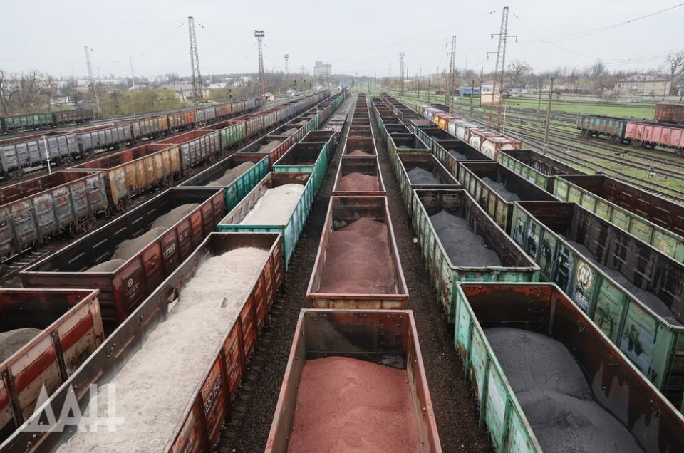 «Железные дороги Новороссии» увеличили грузовые перевозки на 33% за полгода