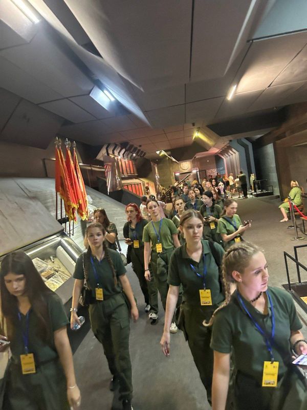 Николай Михайлов: Школьники Старобешевского округа поучаствовали в тематической смене «Авангард»