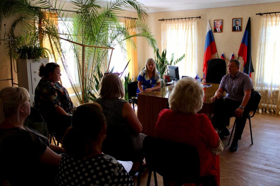 Сергей Ермаков: 29 июля провел встречу с жителями поселка Андреевка, в которой также приняла участие депутат Елена Моисеенко