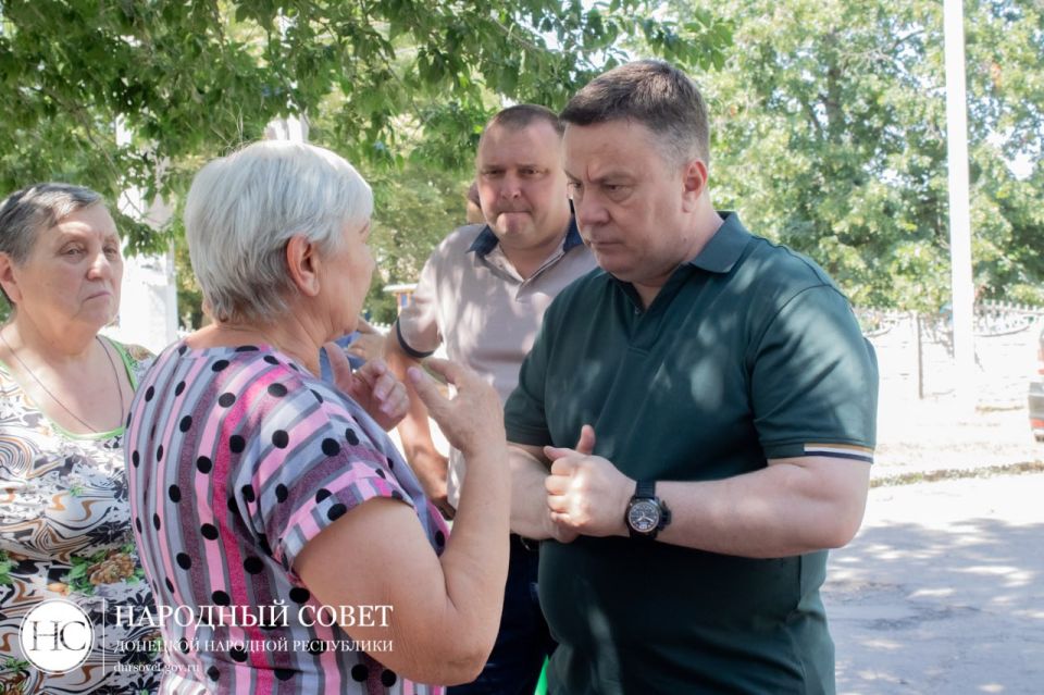 Константин Кузьмин провел сход граждан в поселке Лидиевка Кировского района Донецка