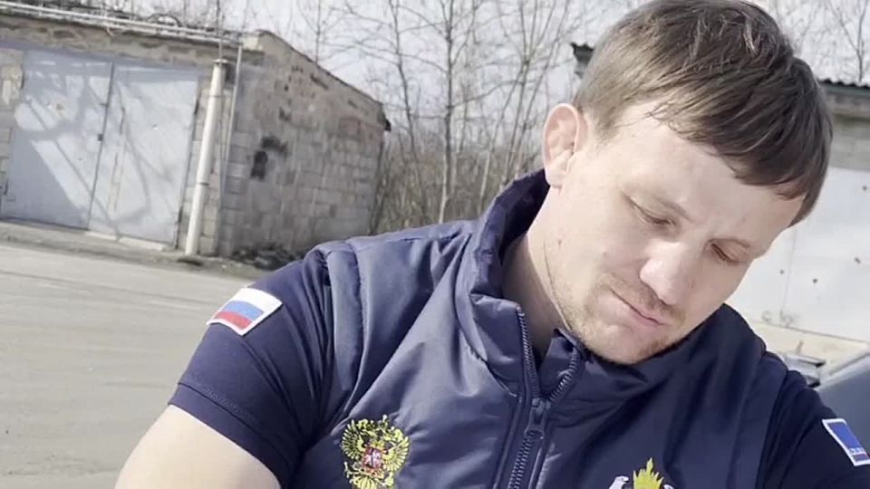 Флаг «Год Героев на Ямале – 2025» из Волновахи передан в Государственный архив ЯНАО