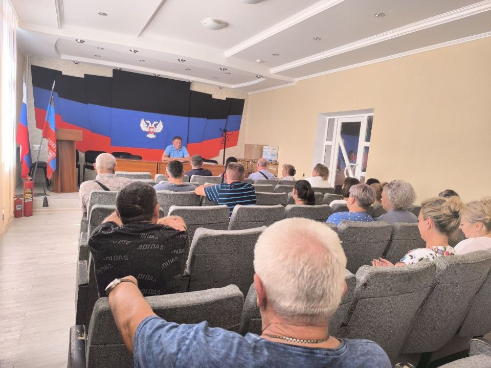 Открытый диалог: Александр Качанов провел встречи с жителями Докучаевска