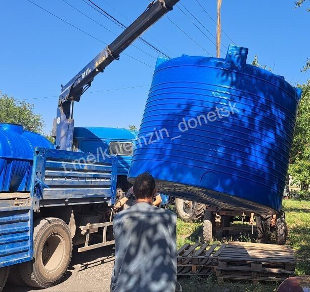 В Моспино и трех районах Донецка сегодня установили 24 дополнительные емкости для воды разных объемов, сообщил Алексей Кулемзин