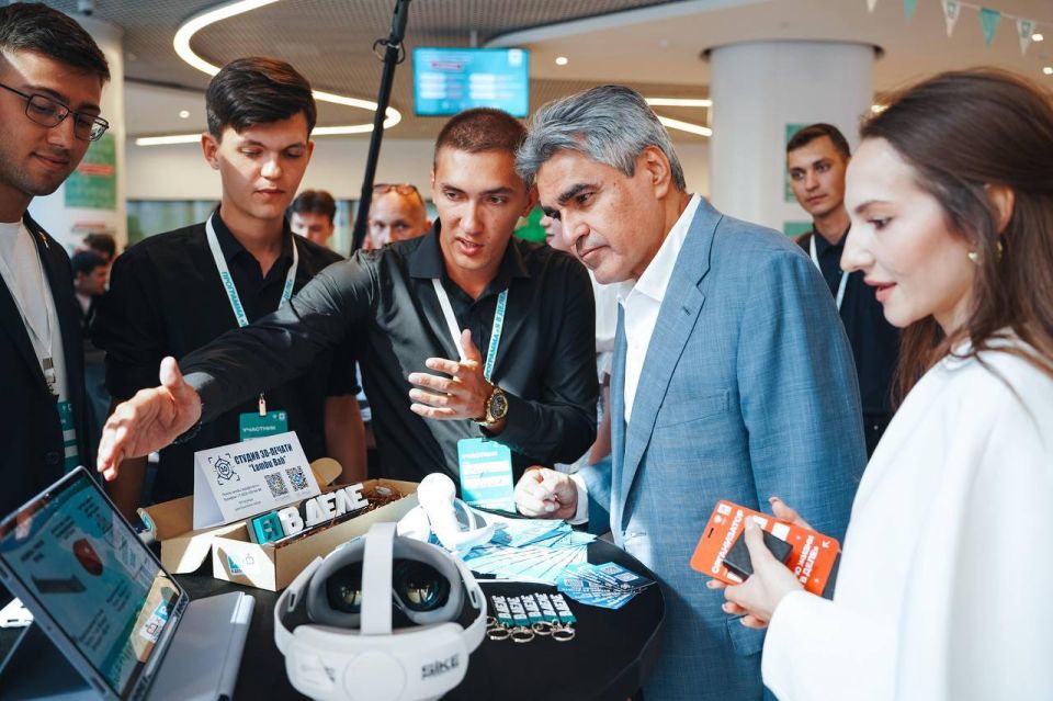 Партия «Новые люди» в ДНР помогла создать студенческий экопроект по переработке строительных отходов