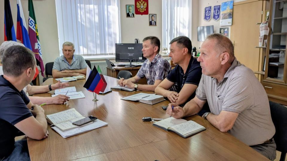 Глава муниципального образования Старобешевский муниципальный округ Николай Михайлов провел оперативное совещание по текущим вопросам