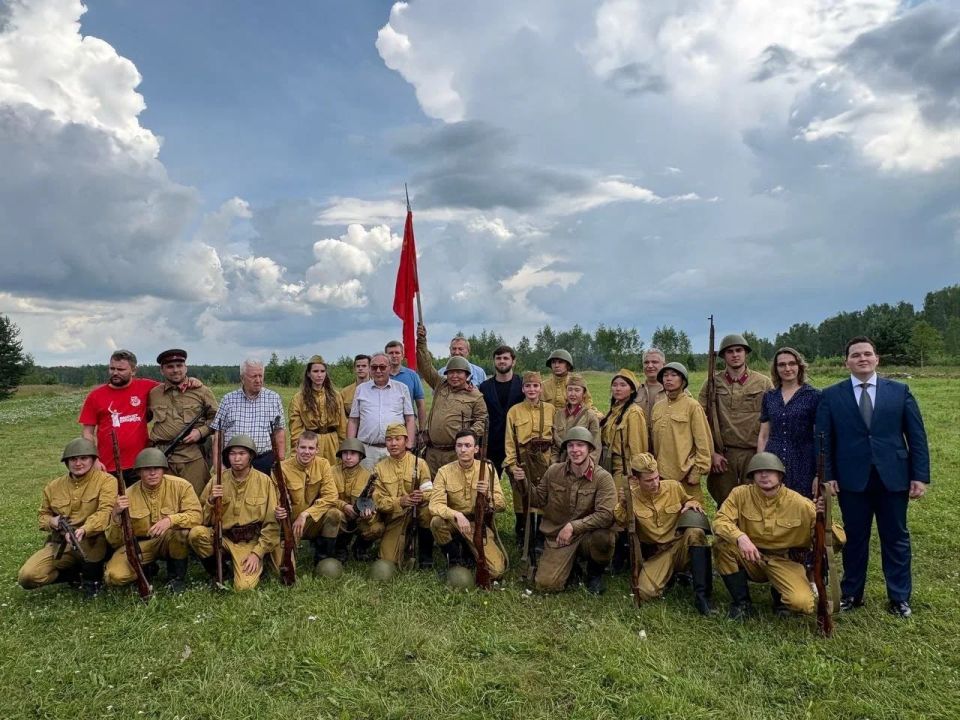 Молодежь ДНР и Дальнего Востока на «Вахте памяти» во Ржеве