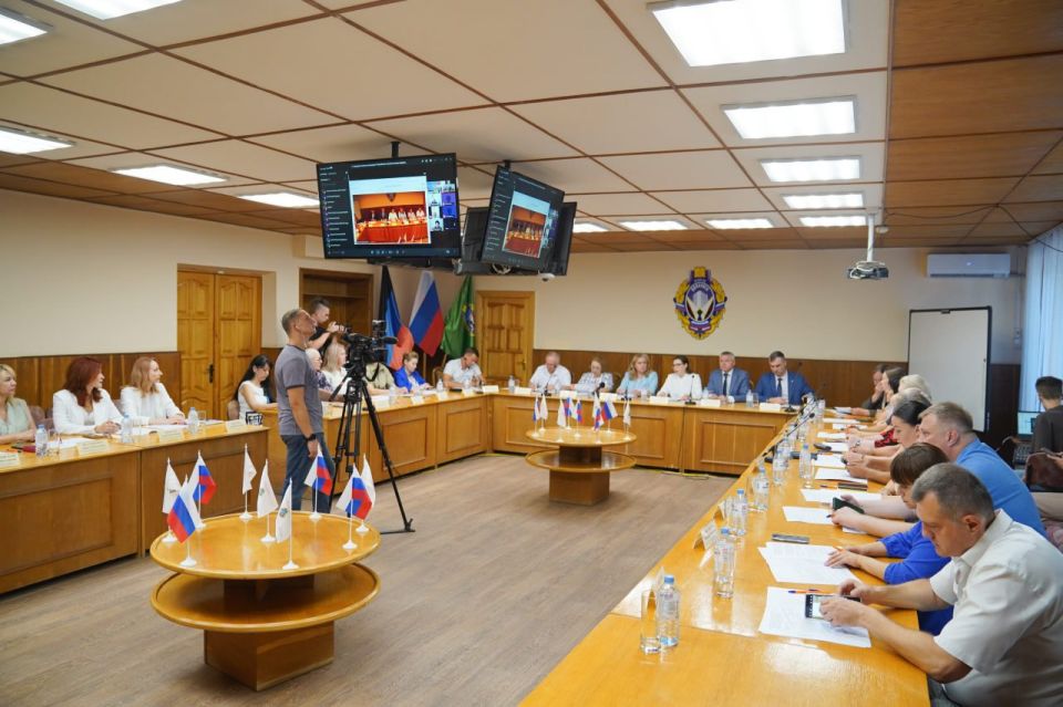 Дарья Морозова: 30 июля представители аппарата Уполномоченного по правам человека в Донецкой Народной Республике приняли участие в заседании Совета Консорциума образовательных организаций высшего образования приграничных и...