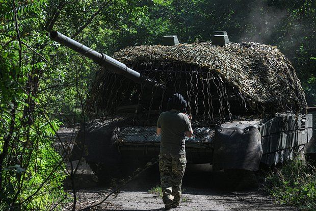 Марочко: ВС России вклинились на 1,5 километра в оборону ВСУ у Зеленой Долины