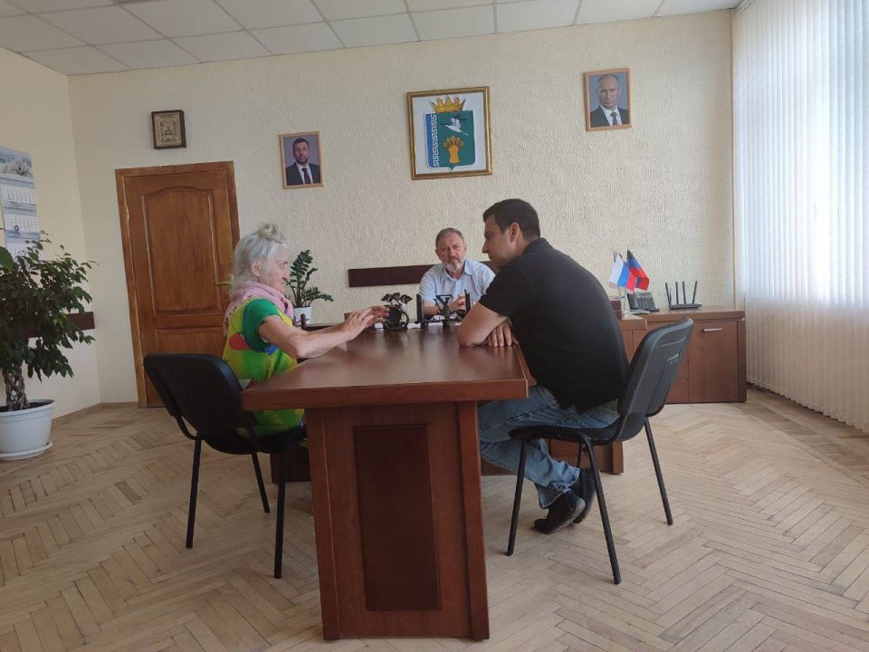 Глава муниципального образования Мангушский муниципальный округ Борис Владимирович Трима провел очередной прием граждан по личным вопросам