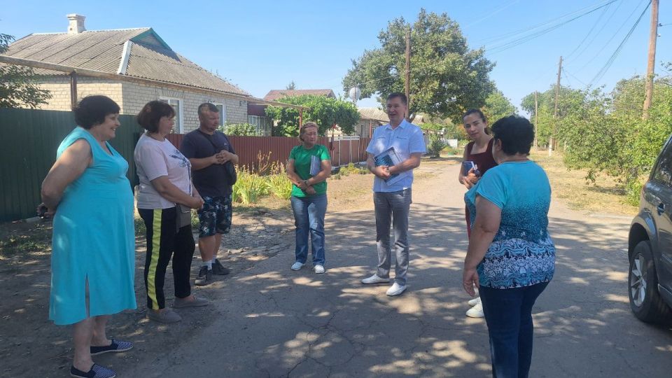 30 июля, Заведующий Александровским территориальным сектором Галина Иванченко провела встречу с жителями села Александровка