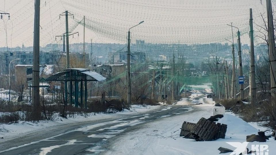 «Соскребали иней ложками»: военкор рассказал о серьезной нехватке воды в Часов Яре