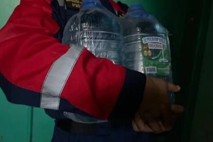 Волонтеры доставили 800 литров воды в Кировский район Донецка