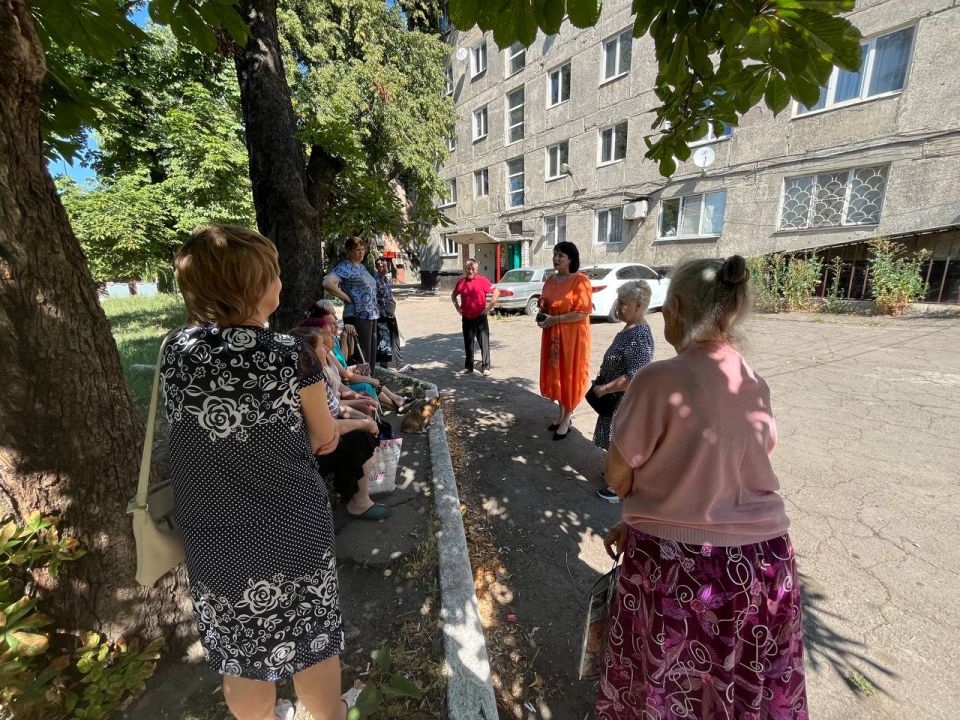 Во исполнение поручения Главы Донецкой Народной Республики Дениса Владимировича Пушилина о ведении постоянного диалога с жителями республики, 1 августа заместитель главы администрации городского округа Дебальцево Оксана...