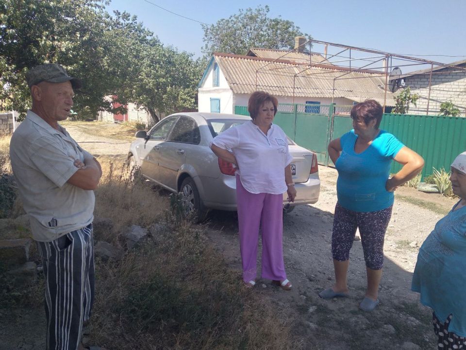 Начальник Кутейниковского территориального отдела Светлана Токарева провела встречу с жителями пос